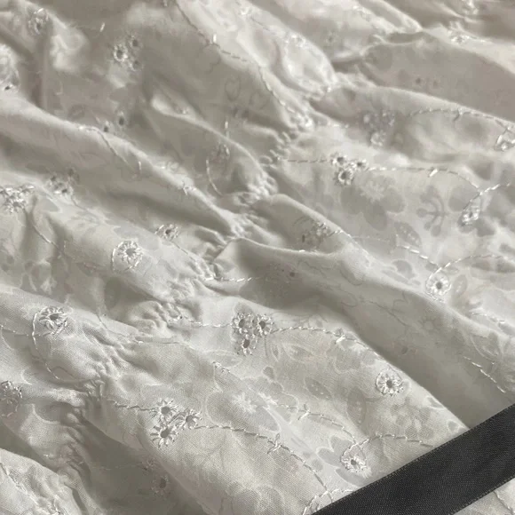 NWOT Sophie B. White Chemise with Black Accents - Picture 4 of 6